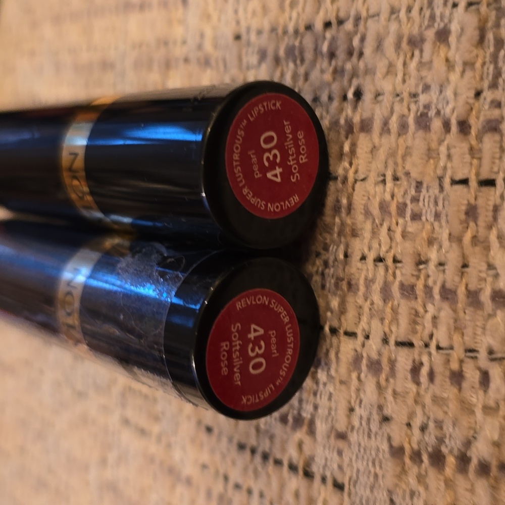 REVLON BRAND WOMEN'S SUPER LUSTROUS LIPSTICK BUNDLE OF 2